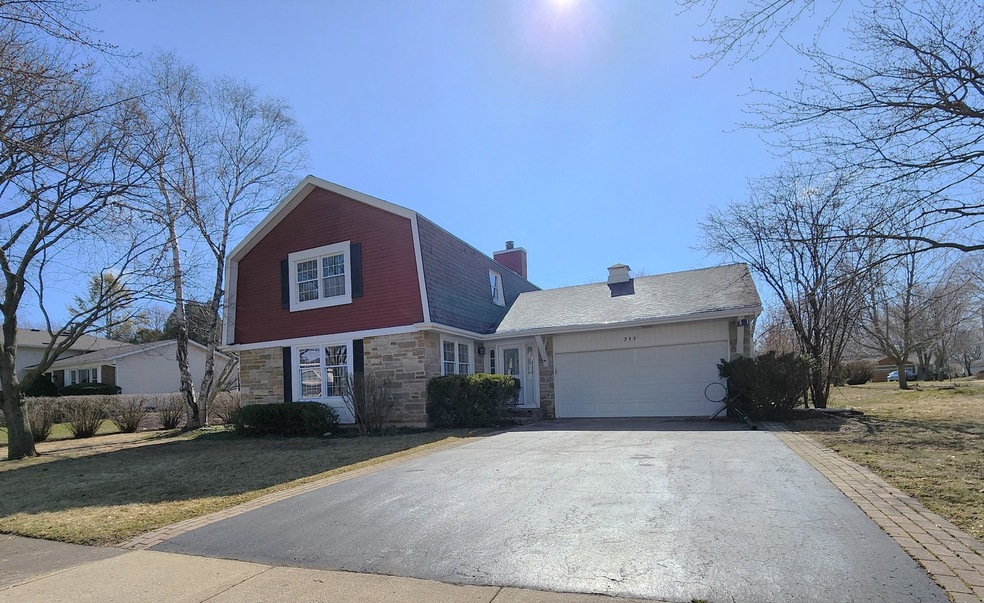 735 Chestnut Ct, Algonquin, IL 60102 - photo 1