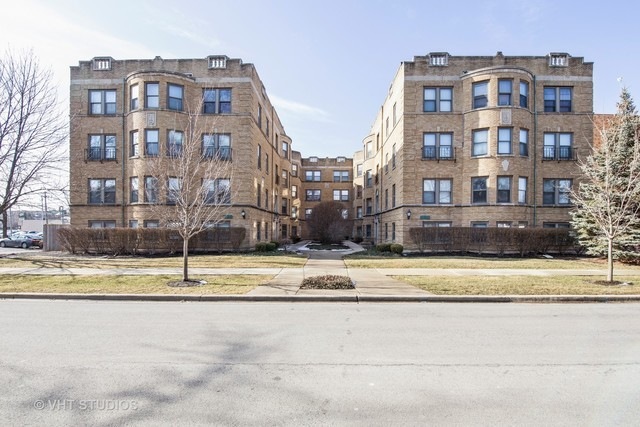 138 N Haven Rd unit 3W, Elmhurst, IL 60126 - photo 1