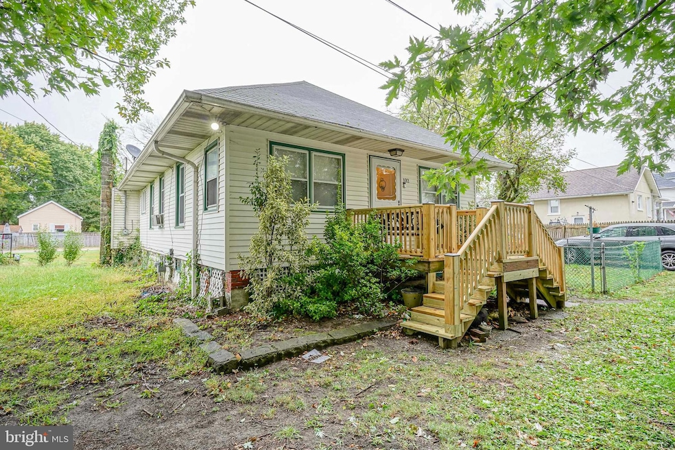 102 Delaware Ave unit FRONT, Penns Grove, NJ 08069 - photo 1