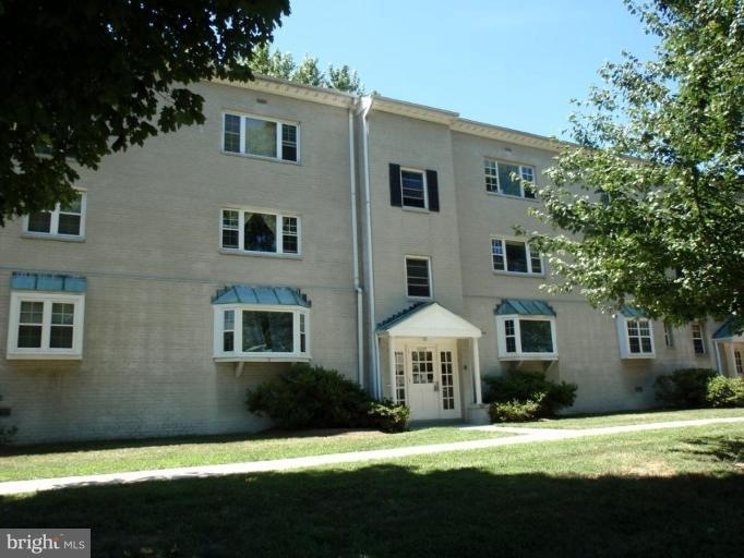 6237 Wilson Blvd unit 211, Falls Church, VA 22044 - photo 1