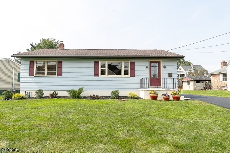 156 Carpentersville Rd, Phillipsburg, NJ 08865 - photo 1