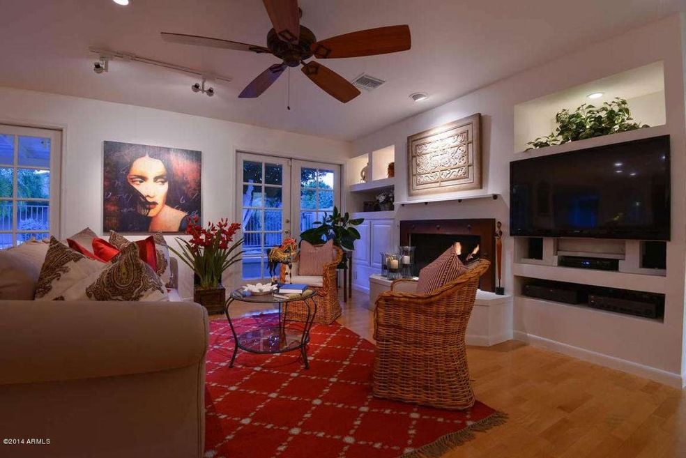 Night-Family Room3