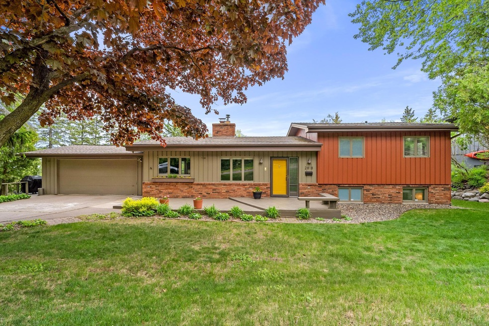 2818 E 8th St, Duluth, MN 55812 - photo 1