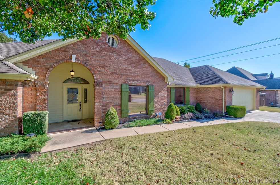 3016 Kingston Dr, Bartlesville, OK 74006 - photo 1