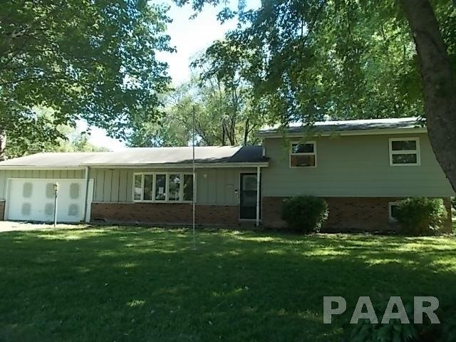 146 Lakeland Dr, Galesburg, IL 61401 - photo 1