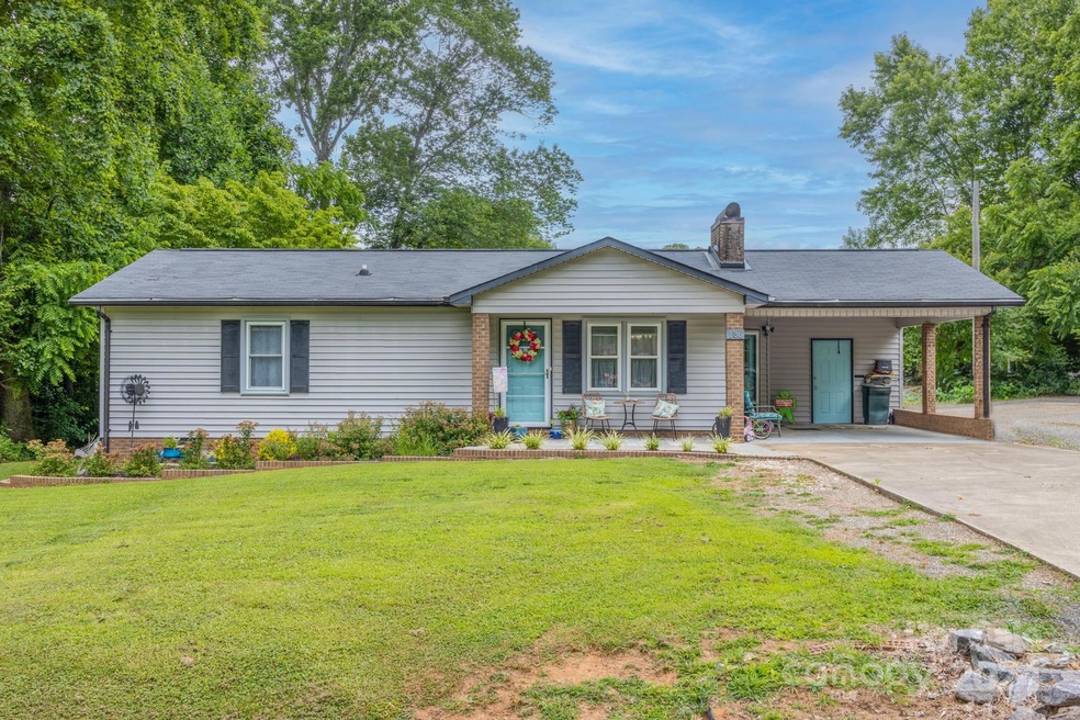 136 Whitetail Rd, Statesville, NC 28625 - photo 1