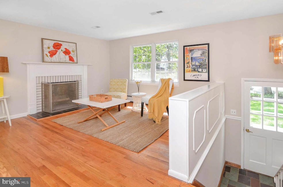 295 Cedar Ln, Annapolis, MD 21403 - photo 1