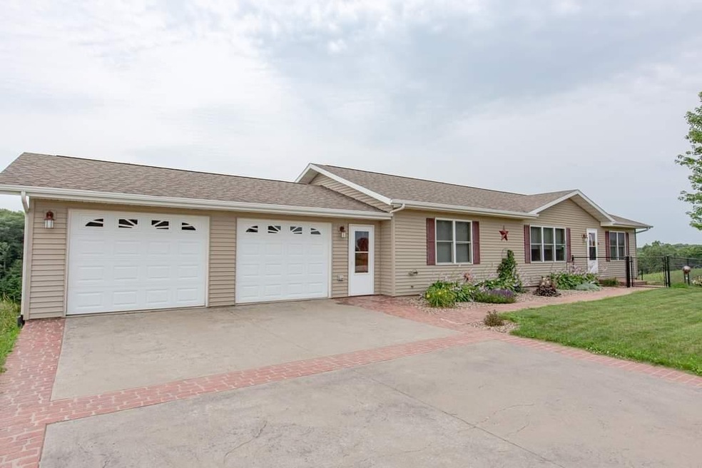 101 Spruce Park Dr, Potosi, WI 53820 - photo 1