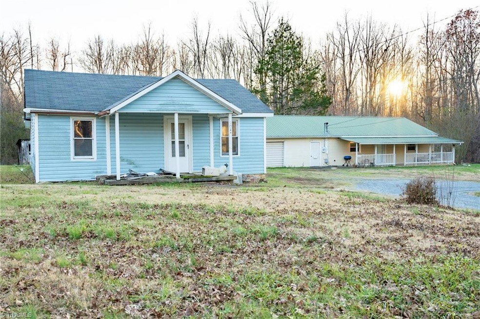 1019 Salmons Dr, Asheboro, NC 27205 - photo 1