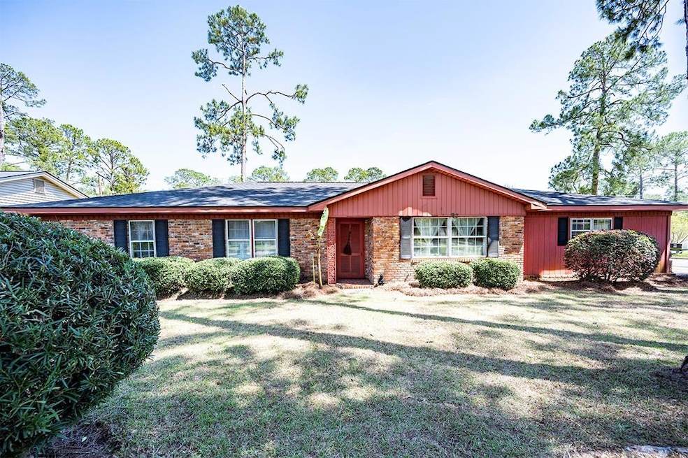 2100 Robinhood Rd, Albany, GA 31707 - photo 1