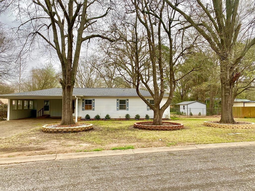 2914 McEntyre St, Kilgore, TX 75662 - photo 1