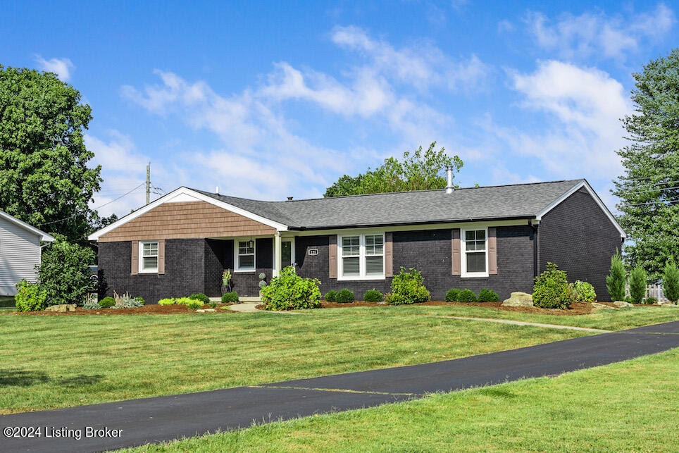 121 Fairview Dr-1