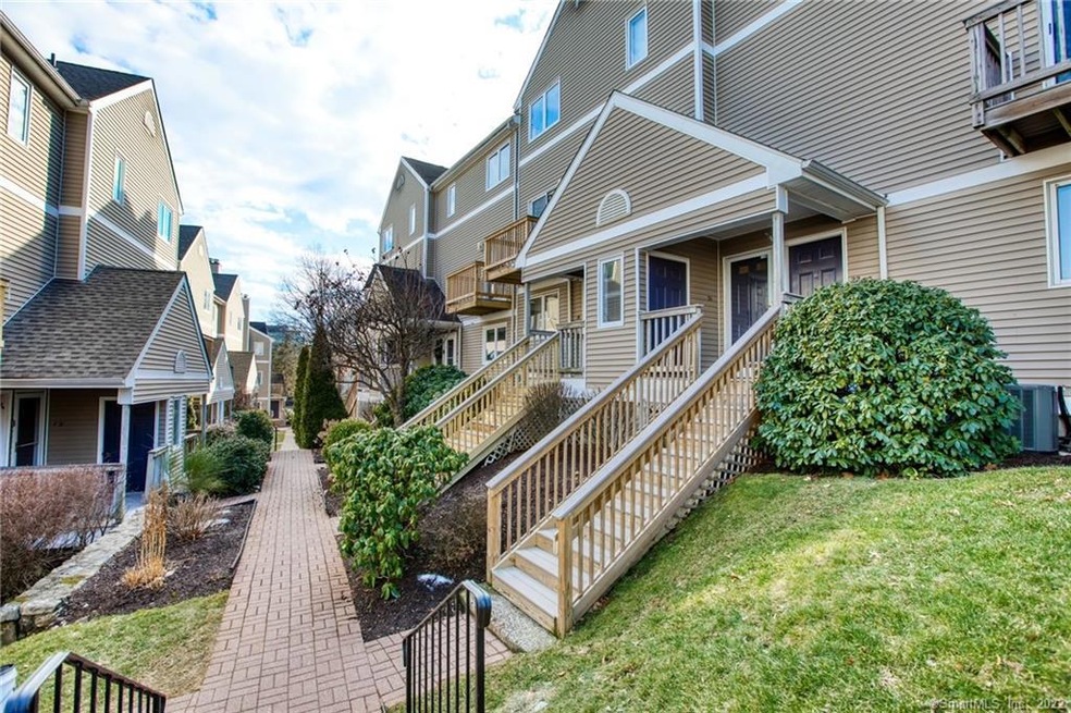 21 Glenrock unit 21, Norwalk, CT 06850 - photo 1