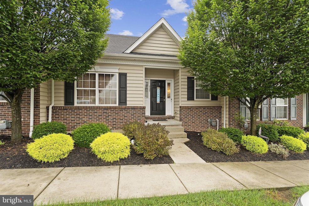 2127 Hidden Meadows Ave, Pennsburg, PA 18073 - photo 1