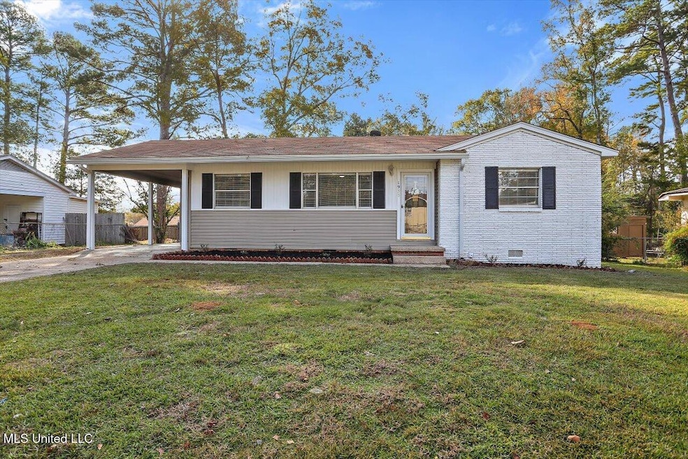 01-1933 Carolyn Ln
