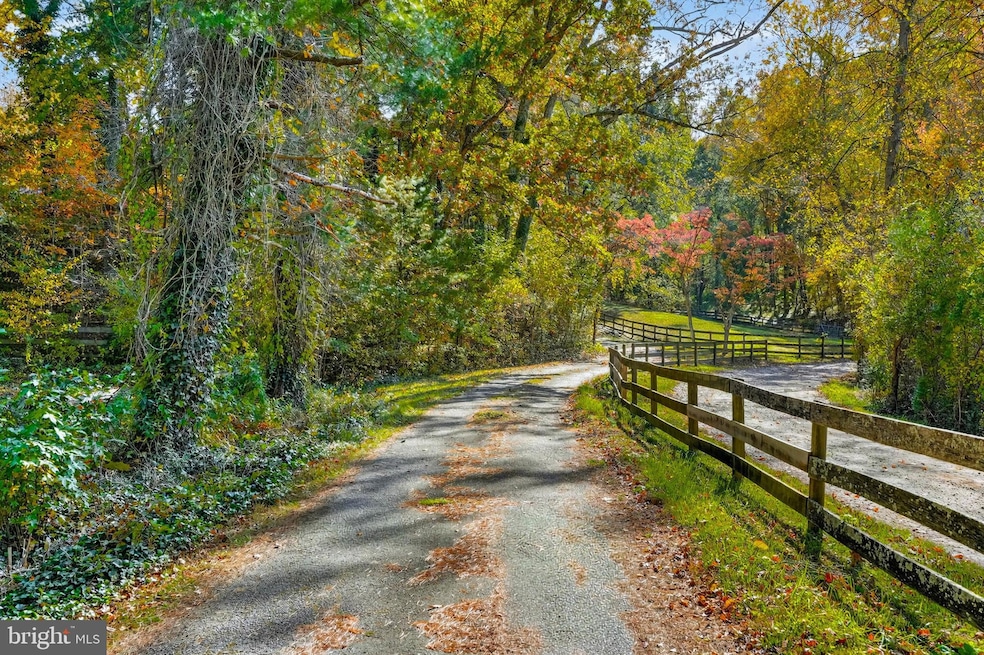 385 Mill Swamp Rd, Edgewater, MD 21037 - photo 1