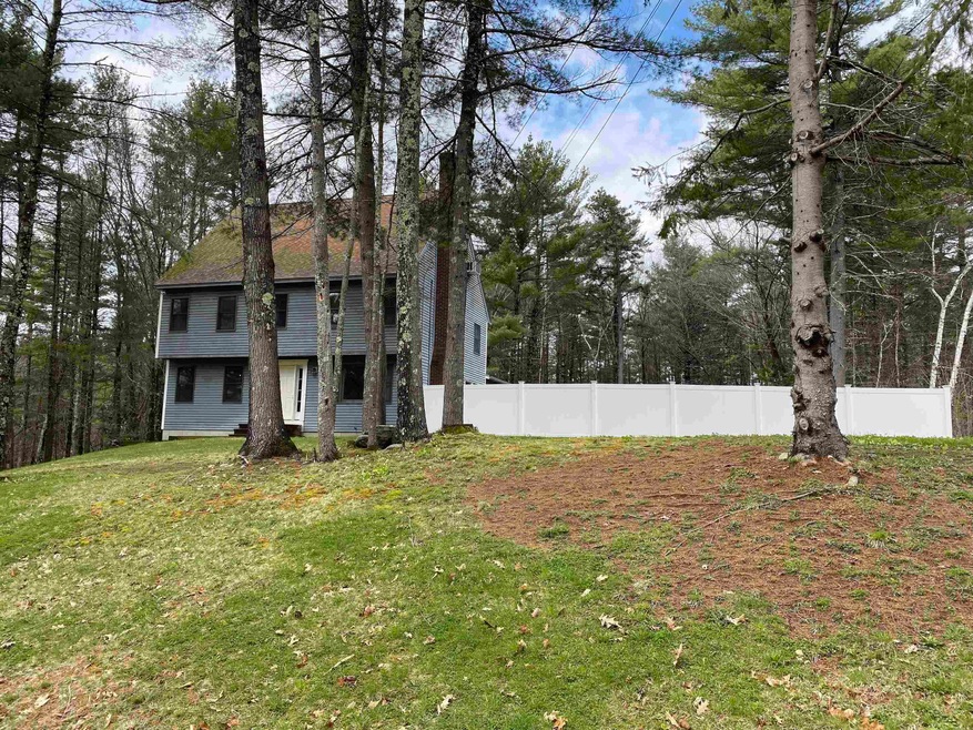 107 Schanda Dr, Newmarket, NH 03857 - photo 1