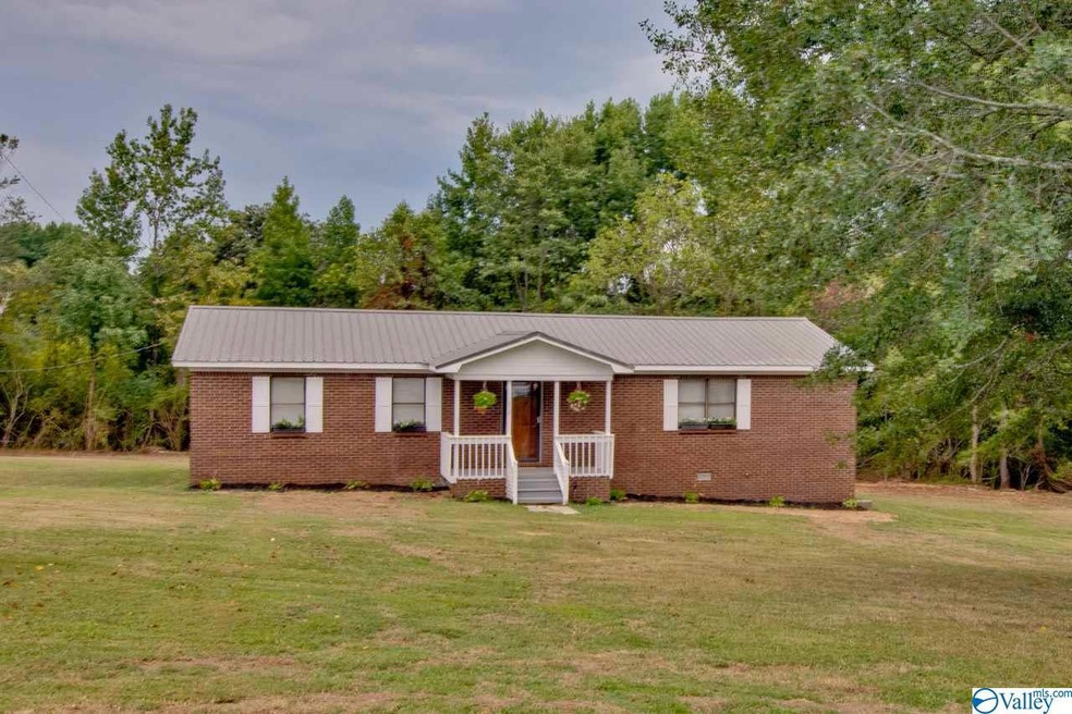 610 John Sutton Rd, Grant, AL 35747 - photo 1