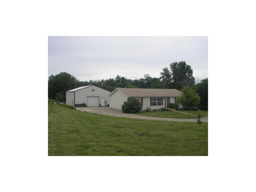 Picturesque home in the country. Superior landscap