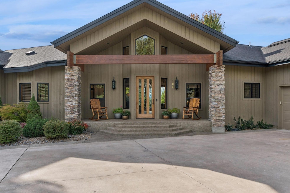 Welcome to 104 Levi Ct in the amazing Eagle Bend Community!