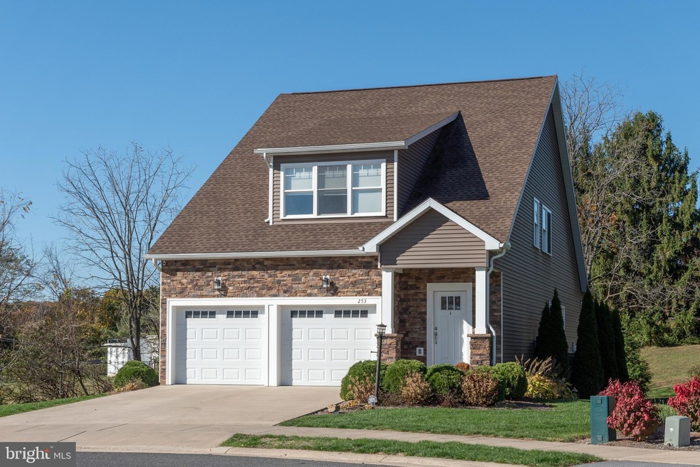 Pending $584,000 • Co-Listing Agent