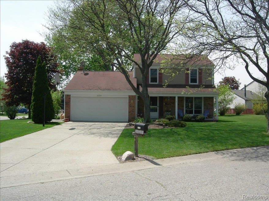 2720 Leewood Cir, Lake Orion, MI 48360 - photo 1