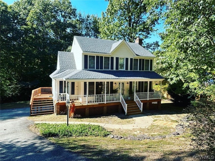 View of front of house featuring a porch