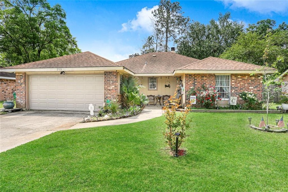 219 Tasmania Ct, Slidell, LA 70458 - photo 1