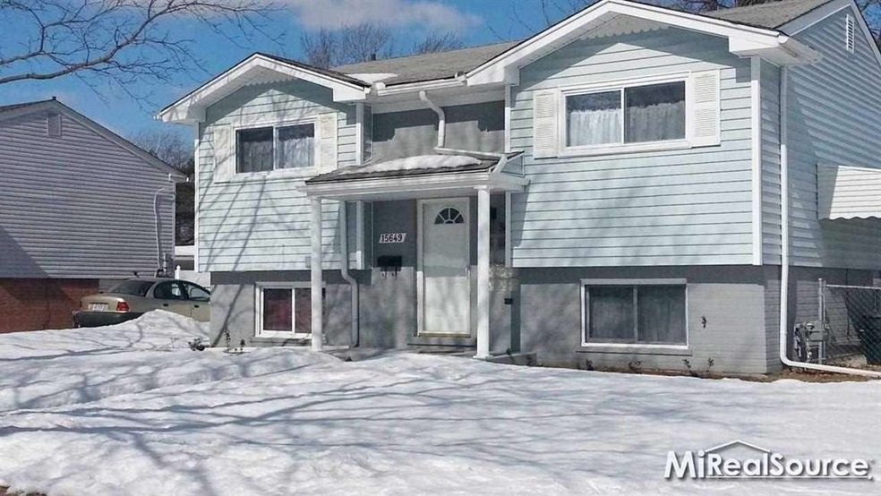 15649 Dugan St, Roseville, MI 48066 - photo 1