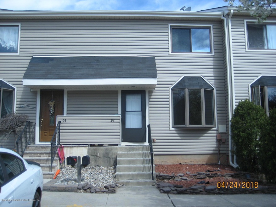 19 Wood Ct