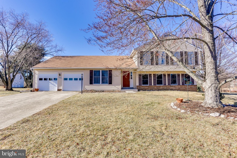 10633 Hesperian Dr, Laurel, MD 20723 - photo 1