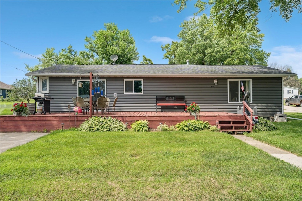 600 Franklin St, Delhi, IA 52223 - photo 1