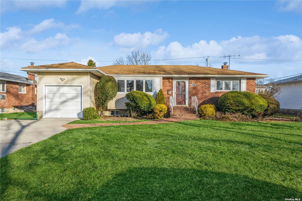 382 Plainview Rd, Hicksville, NY 11801 MLS ONE3525289