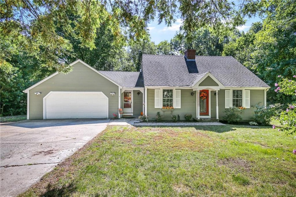 109 Tripp Rd, Woodstock, CT 06281 - photo 1