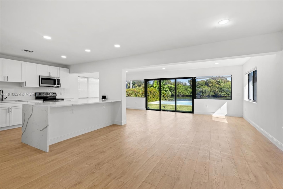 317 N 31st Ave, Hollywood, FL 33021 - photo 1