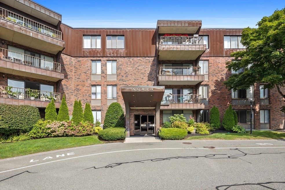 1006 Paradise Rd unit 1A, Swampscott, MA 01907 - photo 1