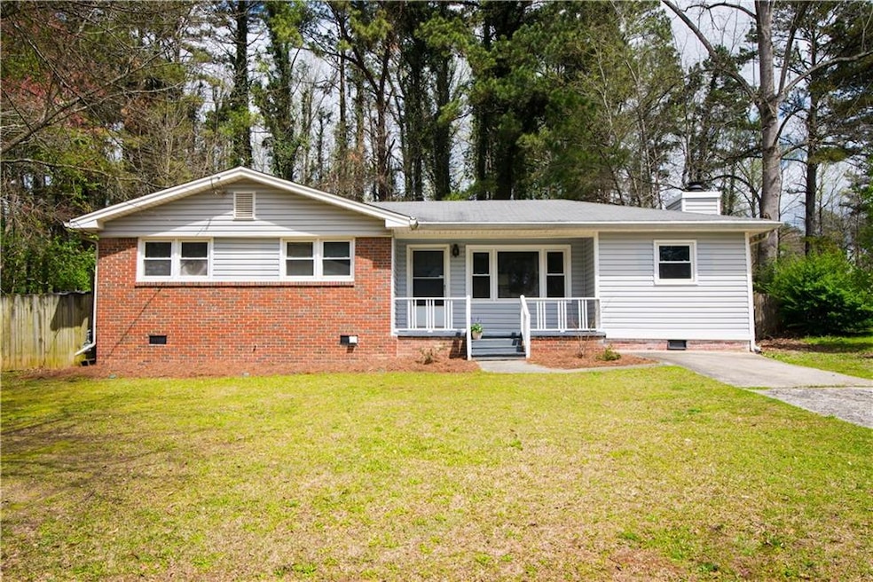 Adorable ranch in excellent location close to inte