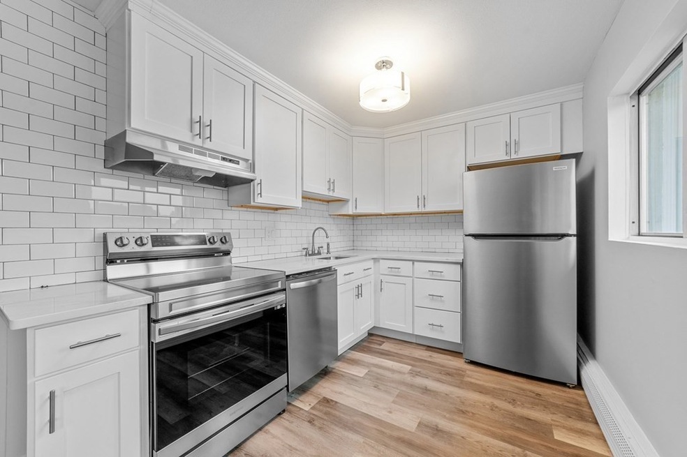 181 School St unit 3, Waltham, MA 02451 - photo 1