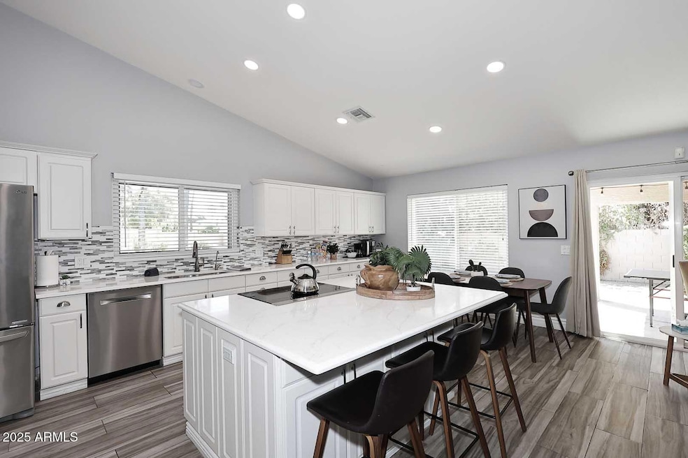 Kitchen-Island Bar