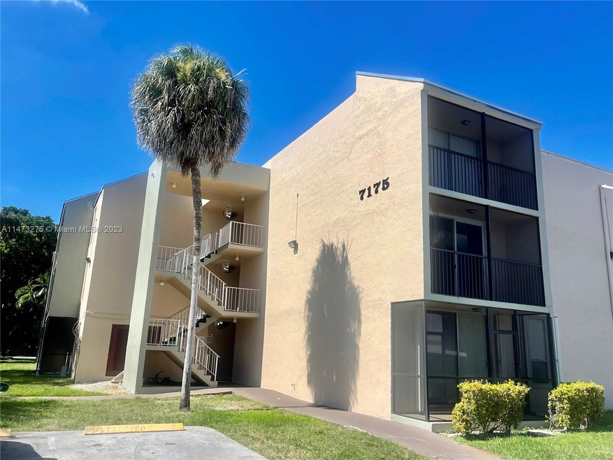 Country Pines unit 223H, Davie, FL 33314 - photo 1