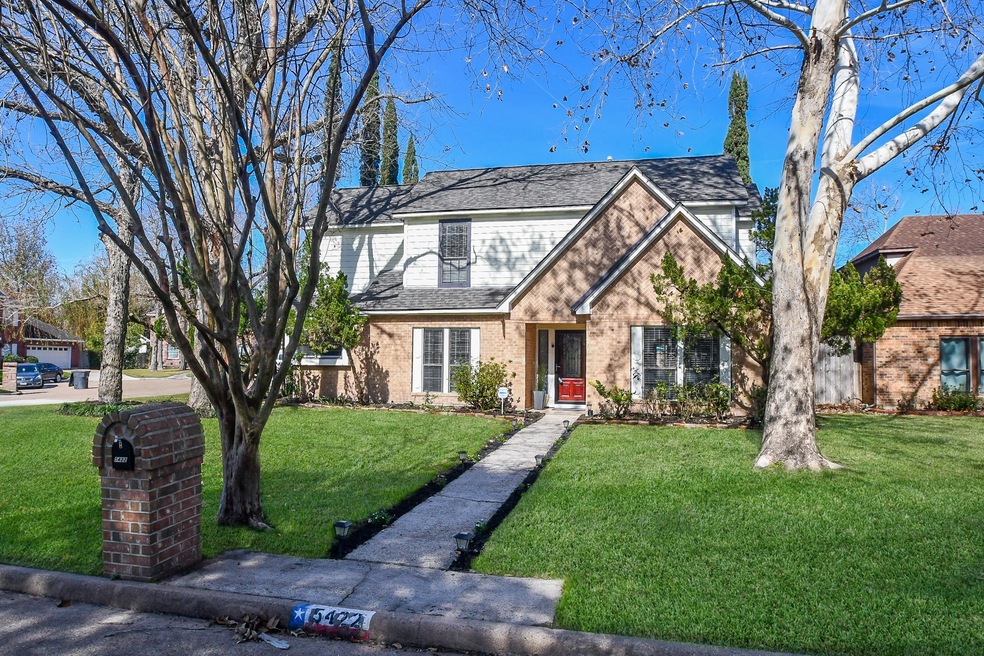 5422 Holly View Dr, Houston, TX 77091 - photo 1