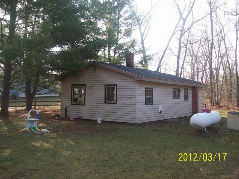 620 W Lincoln St, Brohman, MI 49312 - photo 1