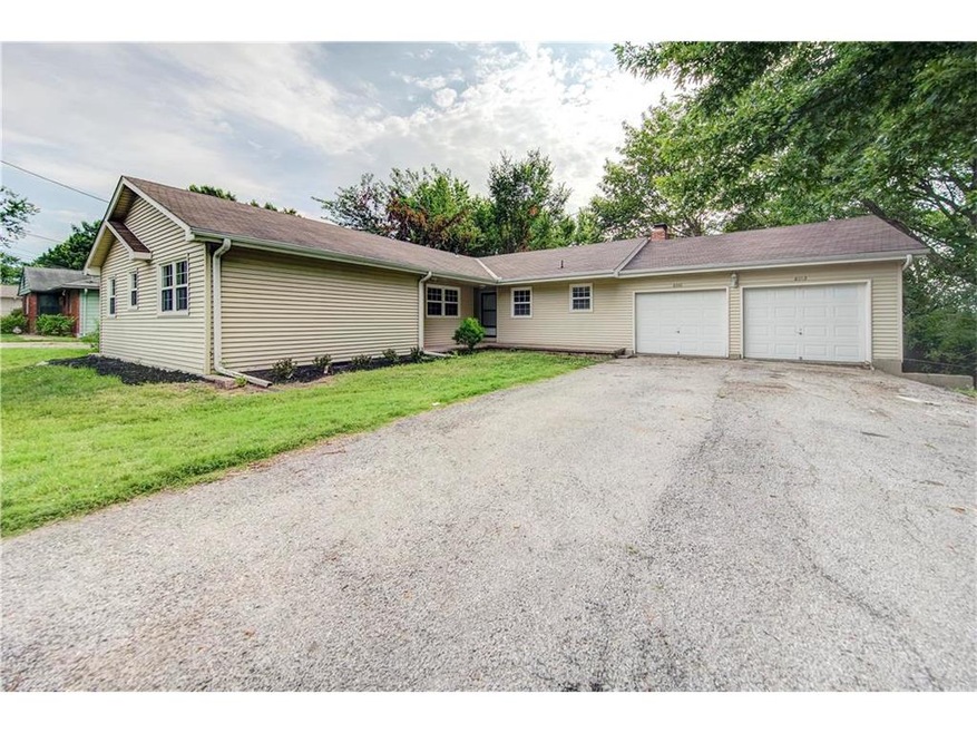 6010 Pflumm Rd, Shawnee, KS 66216 - photo 1