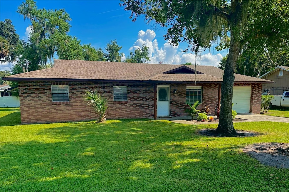 18 E Bay Ave, Yalaha, FL 34797 - photo 1