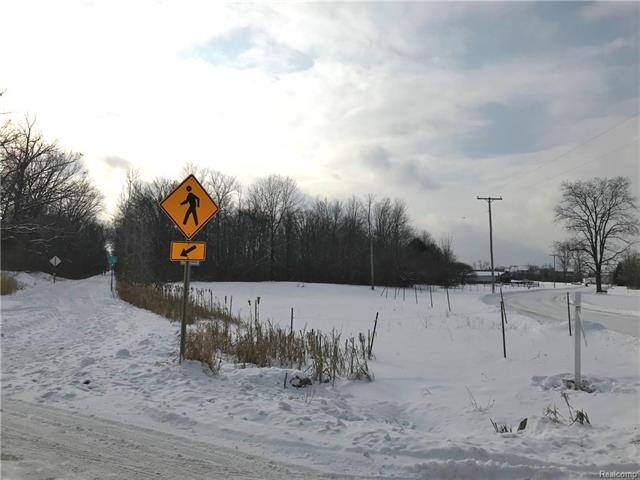 1.4 ACRES CORNER LOT