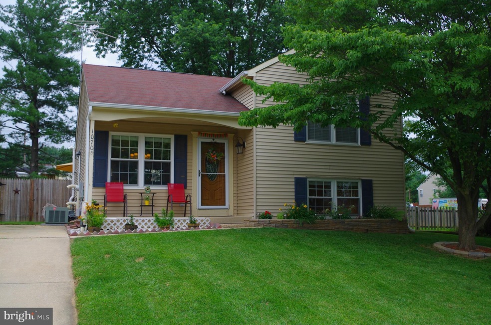 1070 Berkley Dr, Sykesville, MD 21784 - photo 1