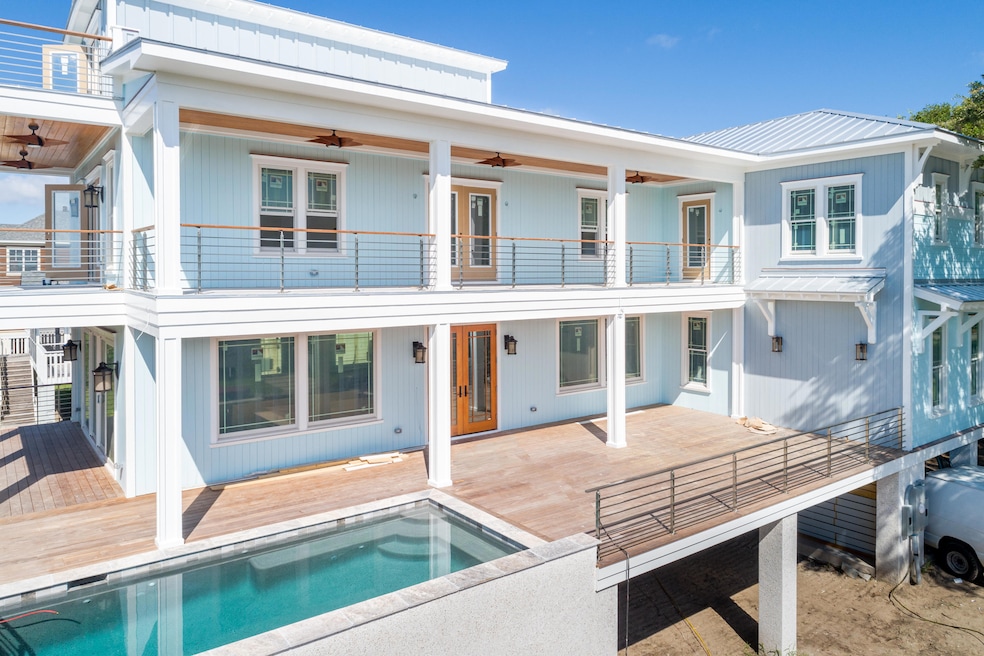 2207 Palm Blvd-5