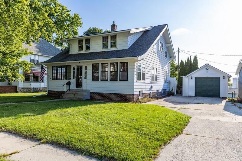 209 N Pleasant Street