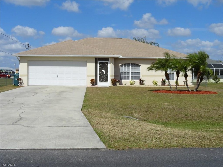 211 Blackstone Dr, Fort Myers, FL 33913 - photo 1