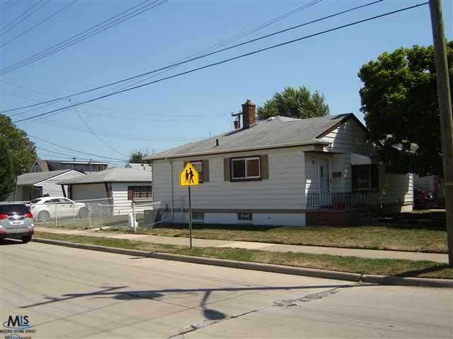 25678 Buick St, Roseville, MI 48066 - photo 1